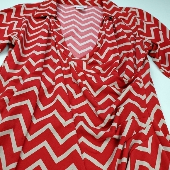 🔴 Motherhood Red Tan Chevron Faux Wrap Top Med - Picture 8 of 13